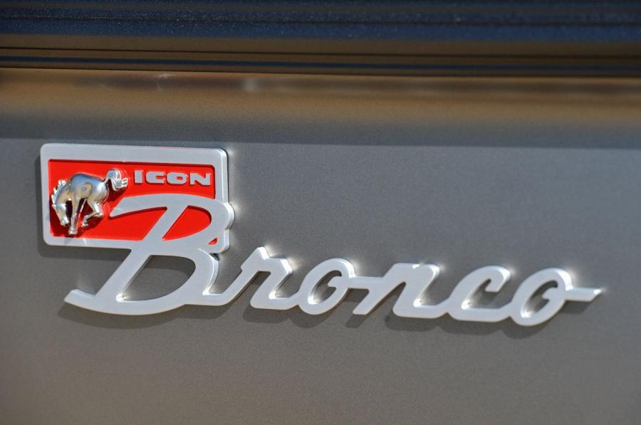 Логотип Ford Bronco BR by ICON 2011 года  (фото 47 из 53)